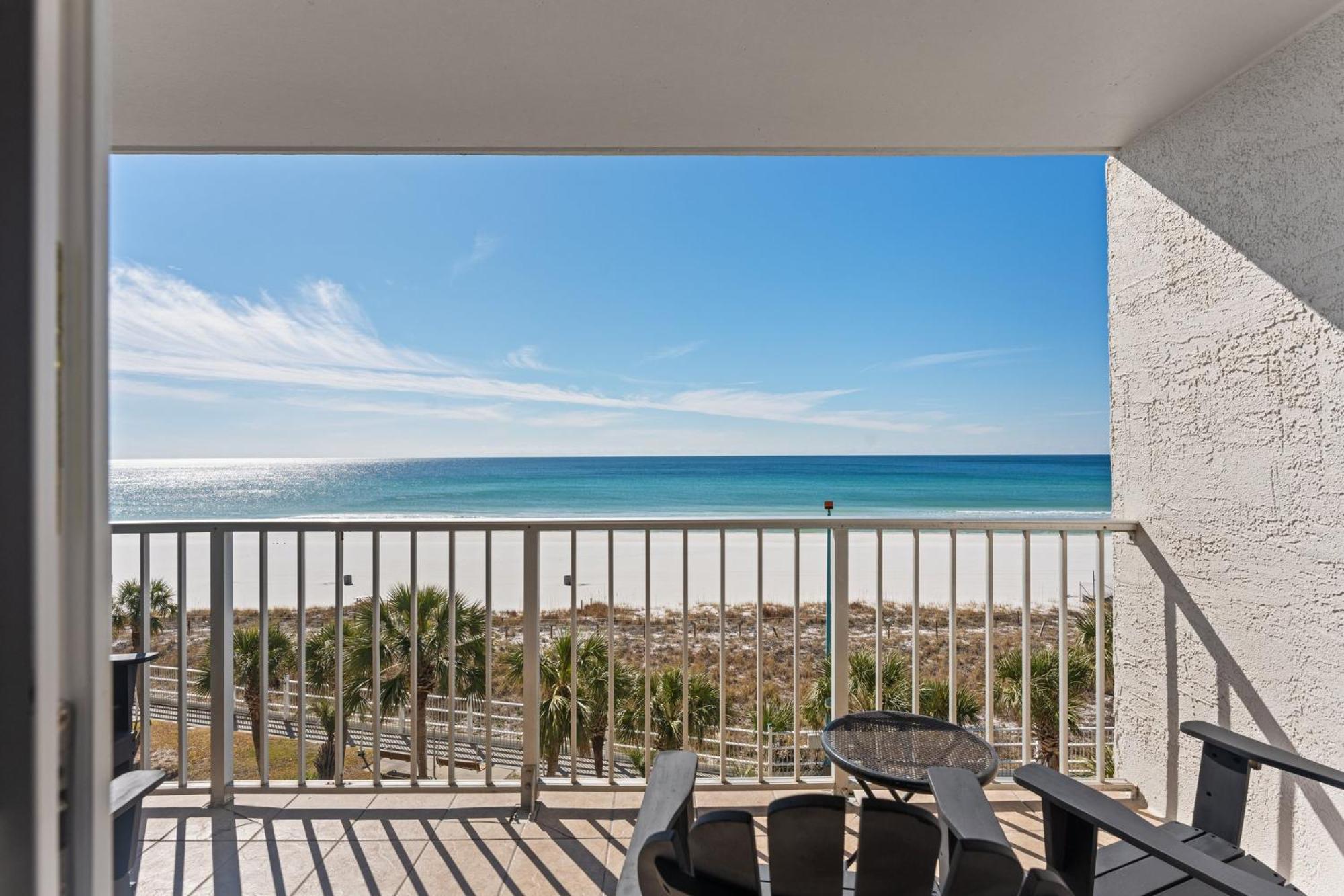 The Summit 505 - Luxury - Beachfront - Free Chairs And Sunshade Holiday home *