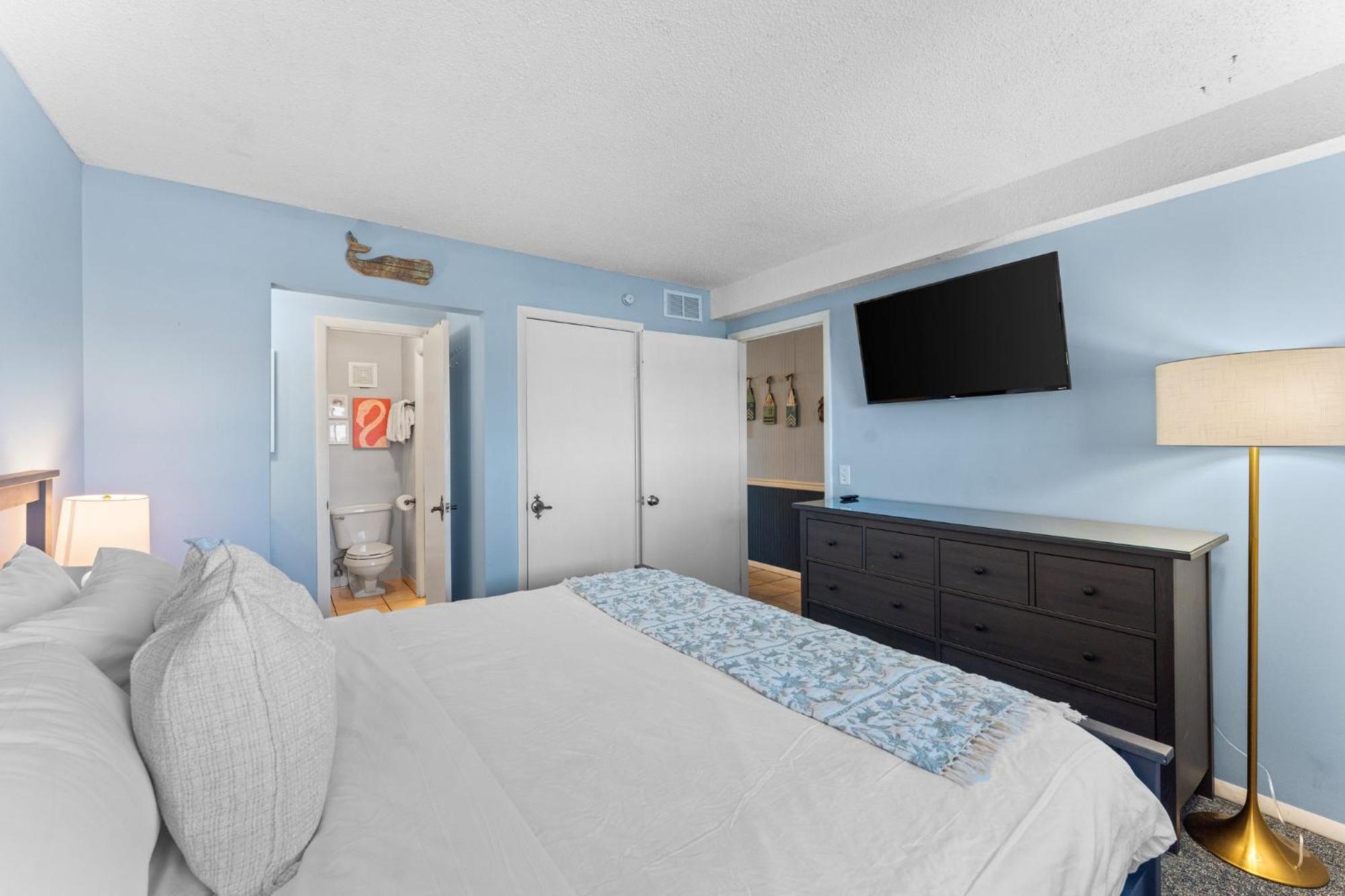 Holiday home The Summit 505 - Luxury - Beachfront - Free Chairs And Sunshade *