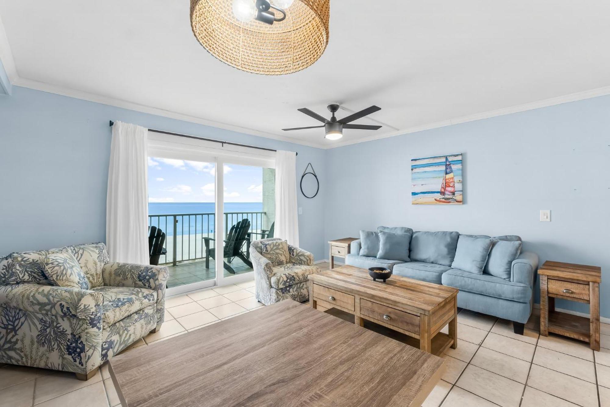 Holiday home The Summit 505 - Luxury - Beachfront - Free Chairs And Sunshade