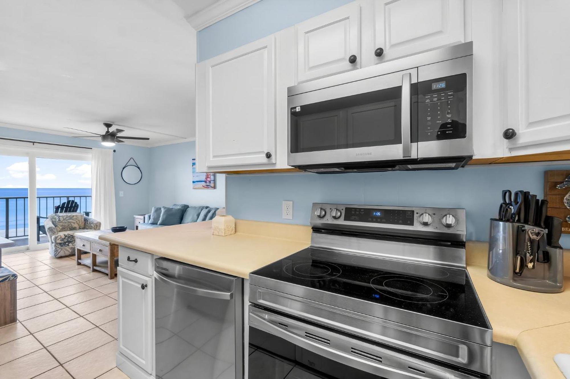 The Summit 505 - Luxury - Beachfront - Free Chairs And Sunshade Holiday home Panama City Beach