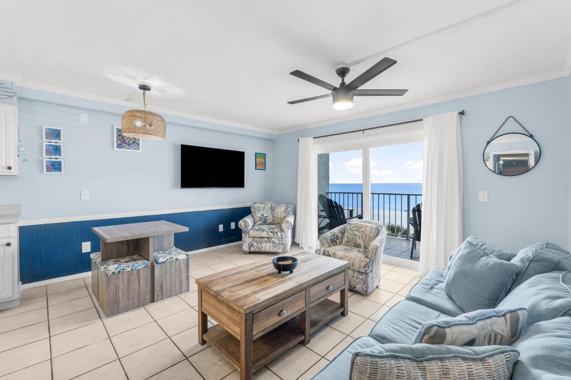 Holiday home The Summit 505 - Luxury - Beachfront - Free Chairs And Sunshade
